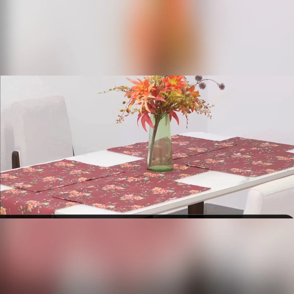 Flowery Tablecloth & 4 Placemats